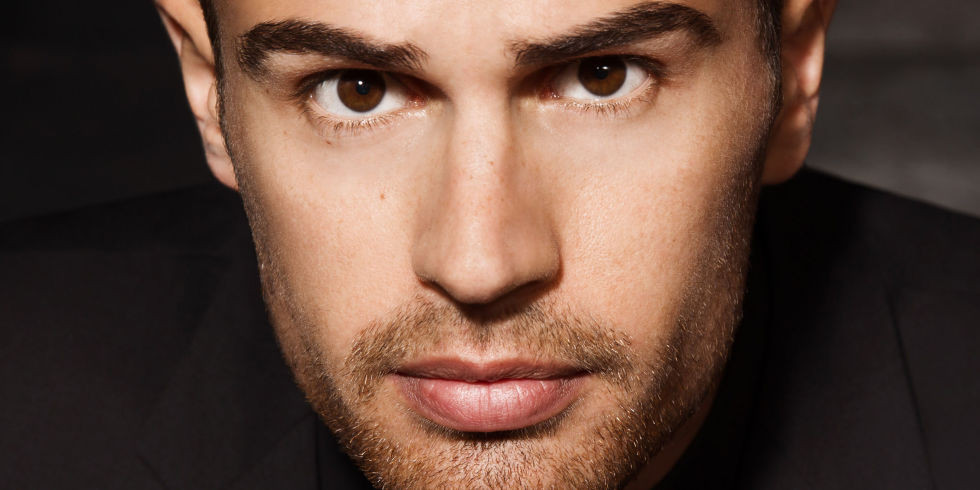 landscape-original-theo-james-boss-square-jpg-d5e7ec86.jpg